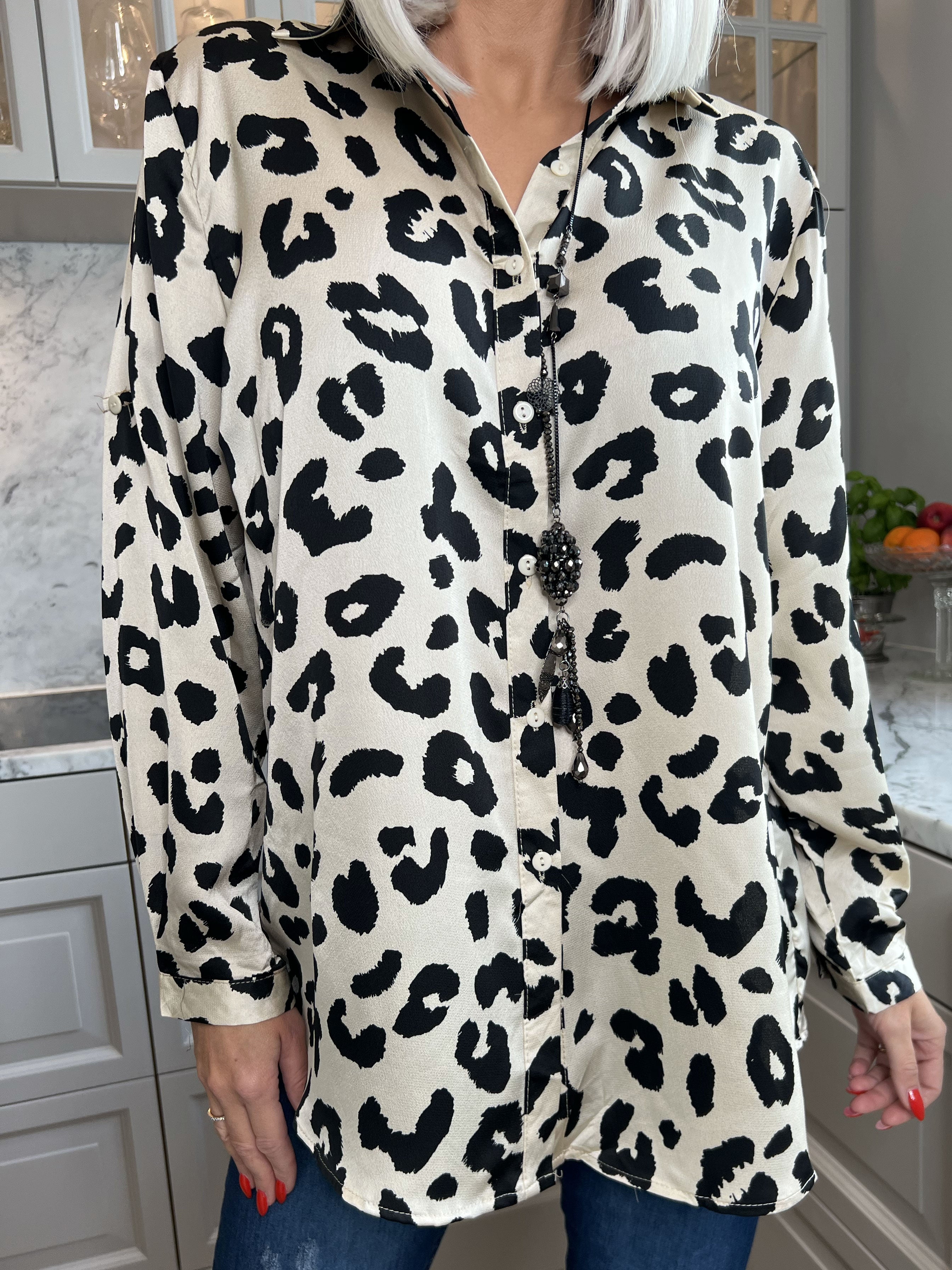 Fadia - Sød leopardskjorte i silkelook